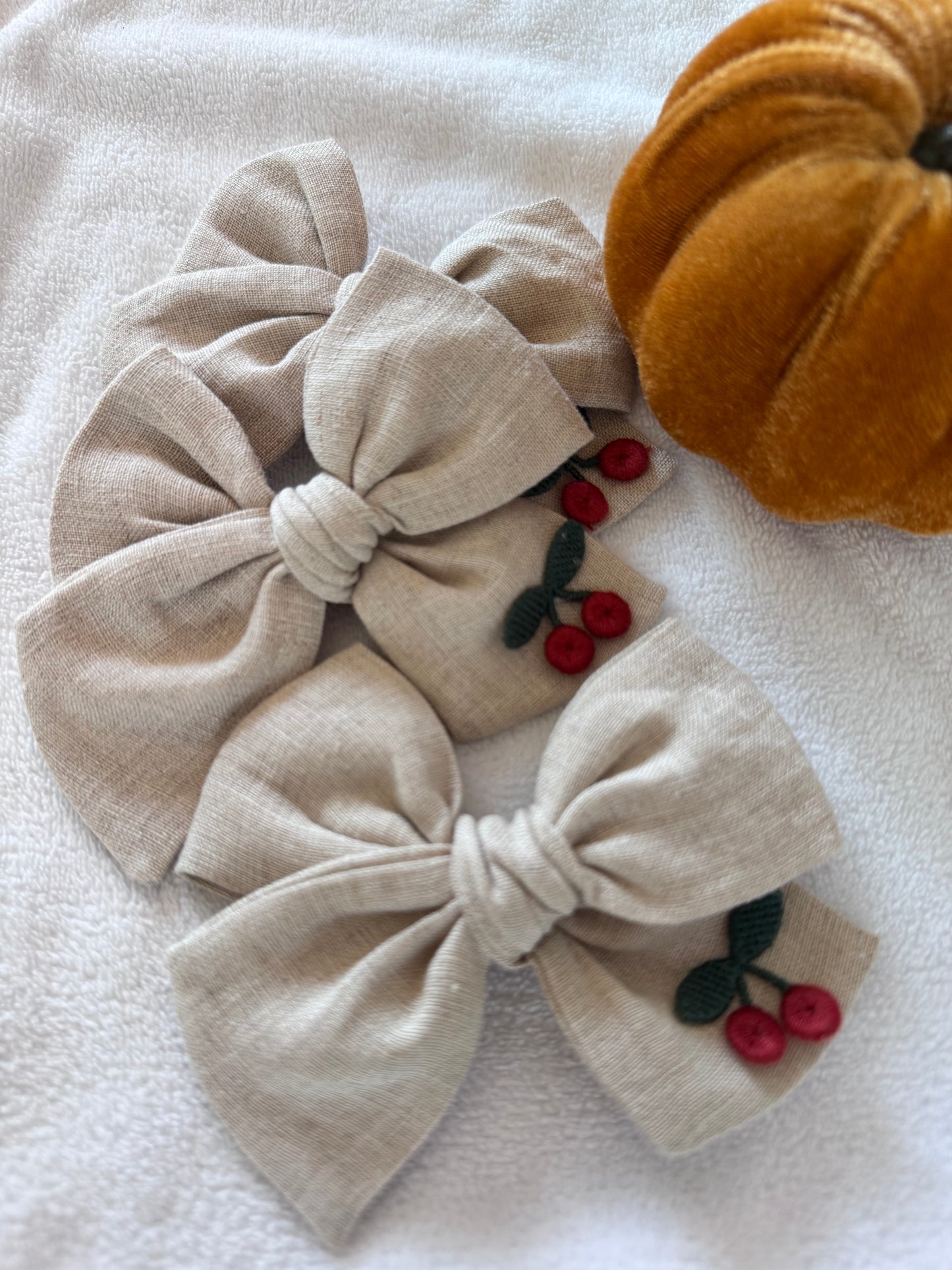 Cherry alligator clip
