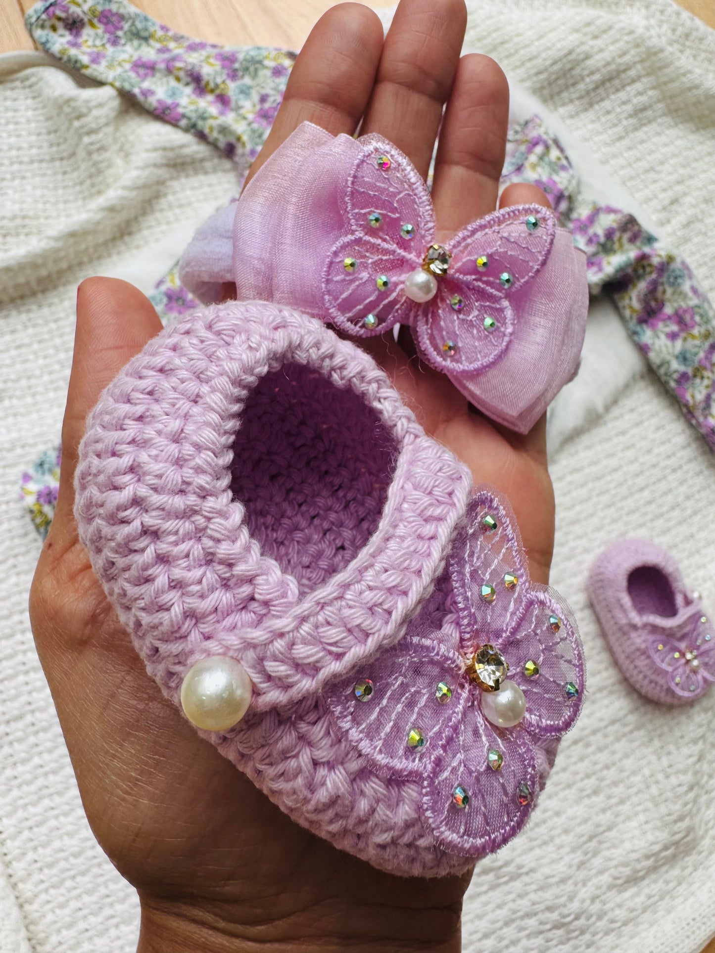 Baby shoes and headband