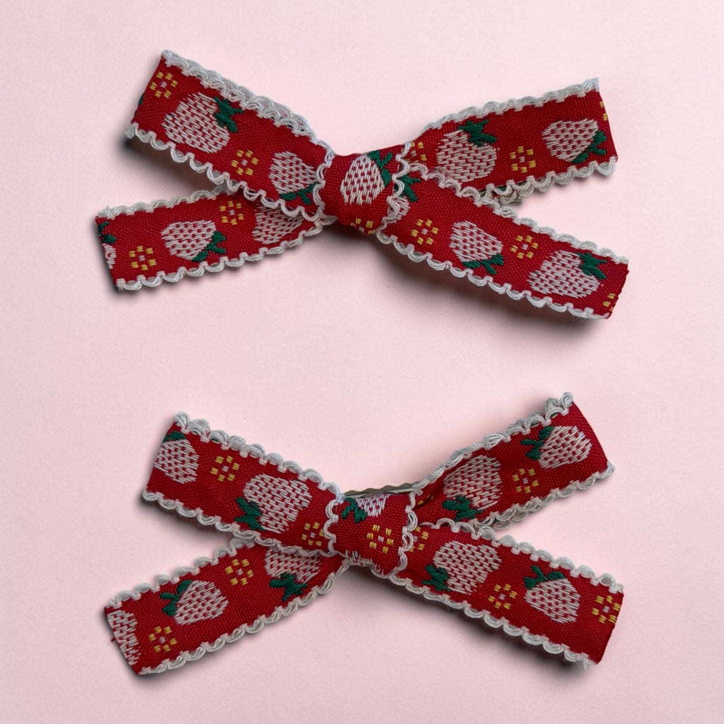 Berry Bow